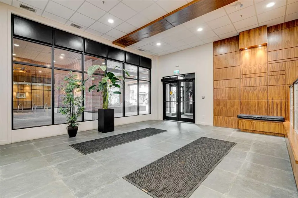 122 Mahogany Centre SE, #401