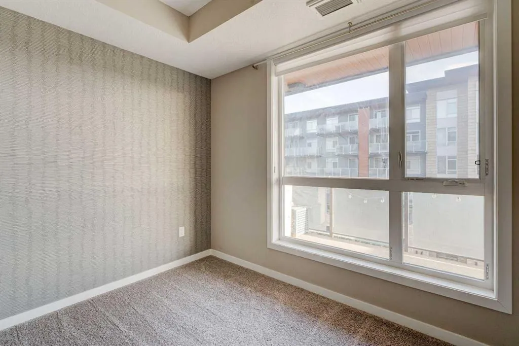 122 Mahogany Centre SE, #401