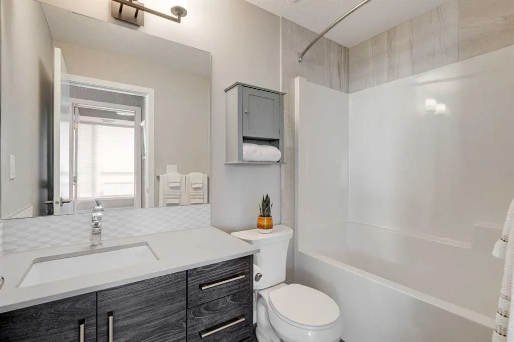 122 Mahogany Centre SE, #401