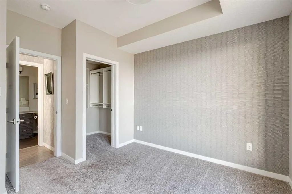 122 Mahogany Centre SE, #401