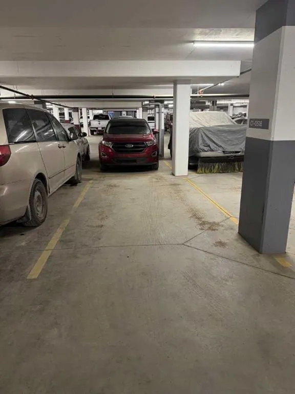 122 Mahogany Centre SE, #401