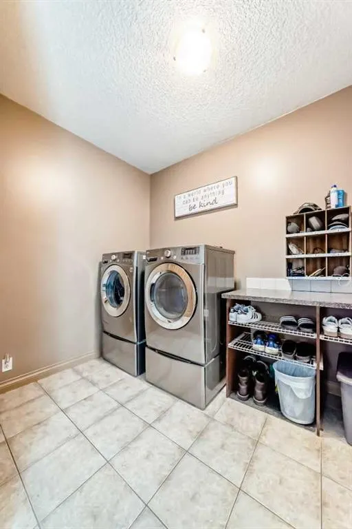 102 West Creek Mews