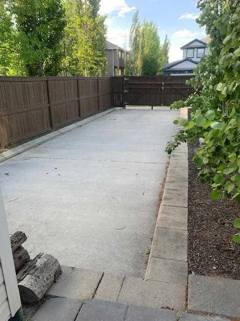 102 West Creek Mews