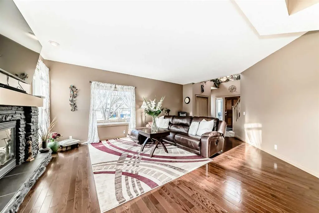 102 West Creek Mews