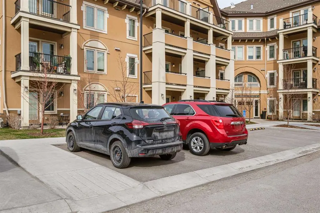 30 Mahogany Mews SE, #211