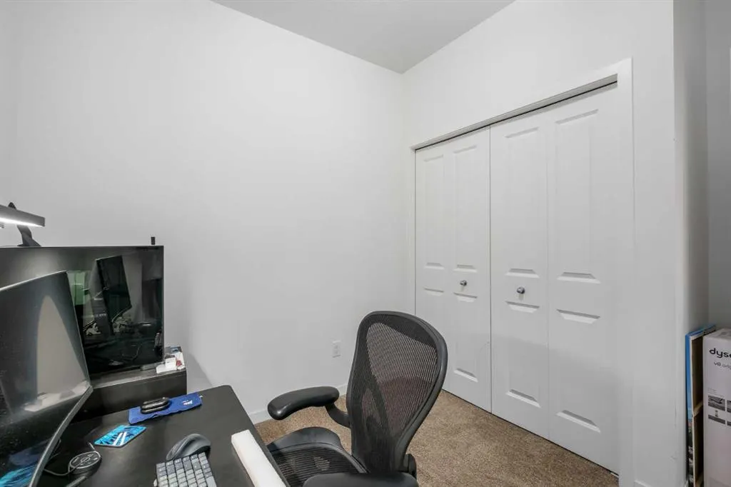 30 Mahogany Mews SE, #211