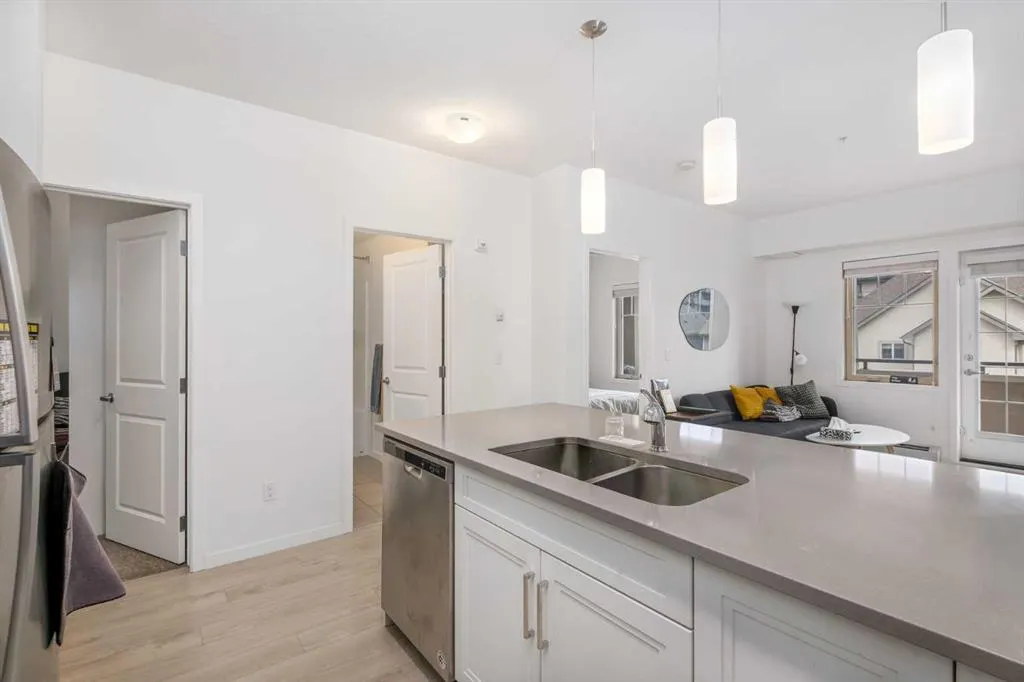 30 Mahogany Mews SE, #211