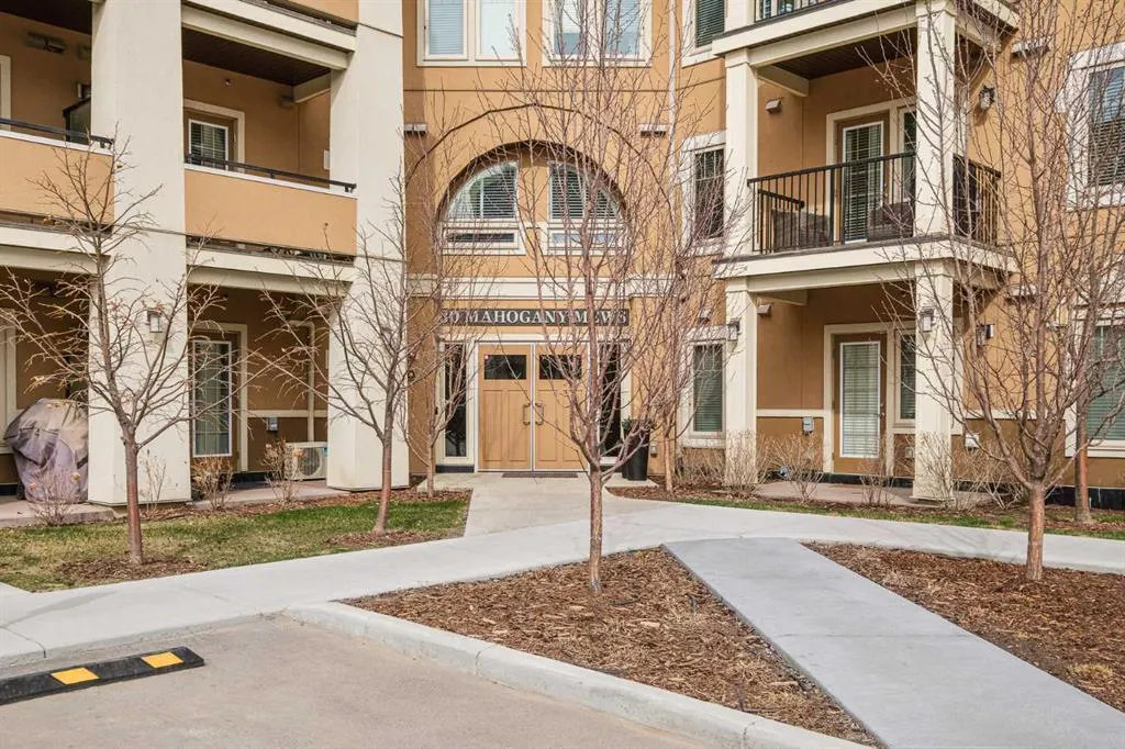 30 Mahogany Mews SE, #211