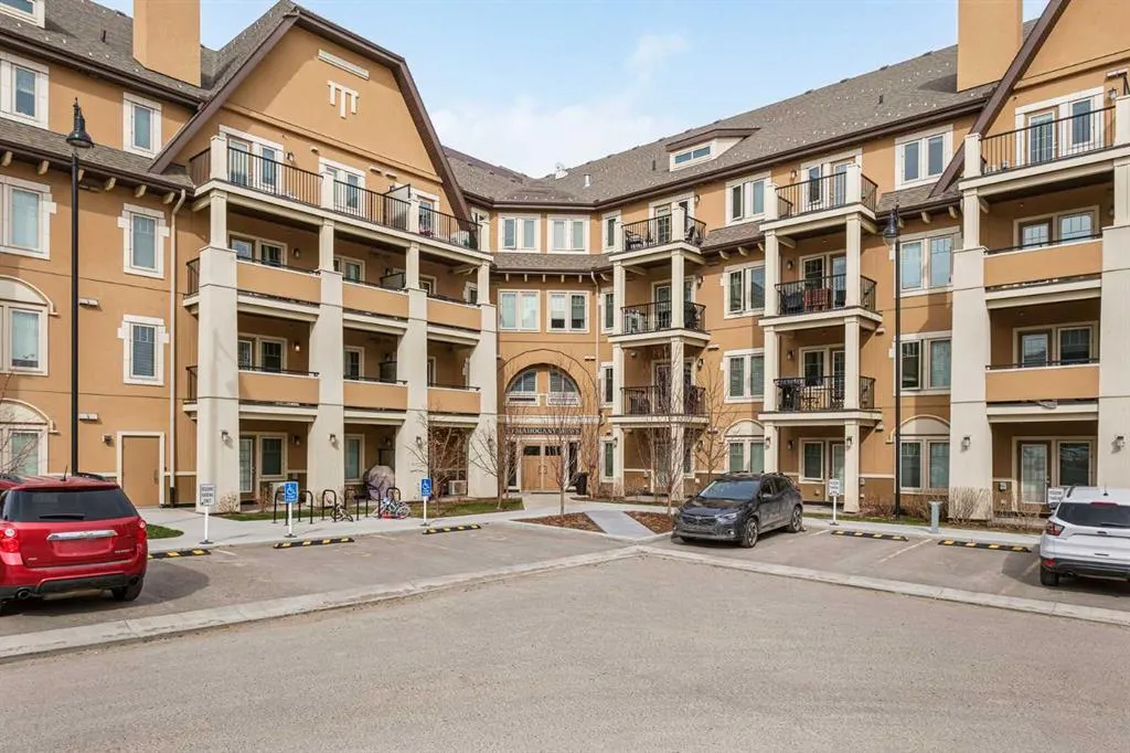 30 Mahogany Mews SE, #211