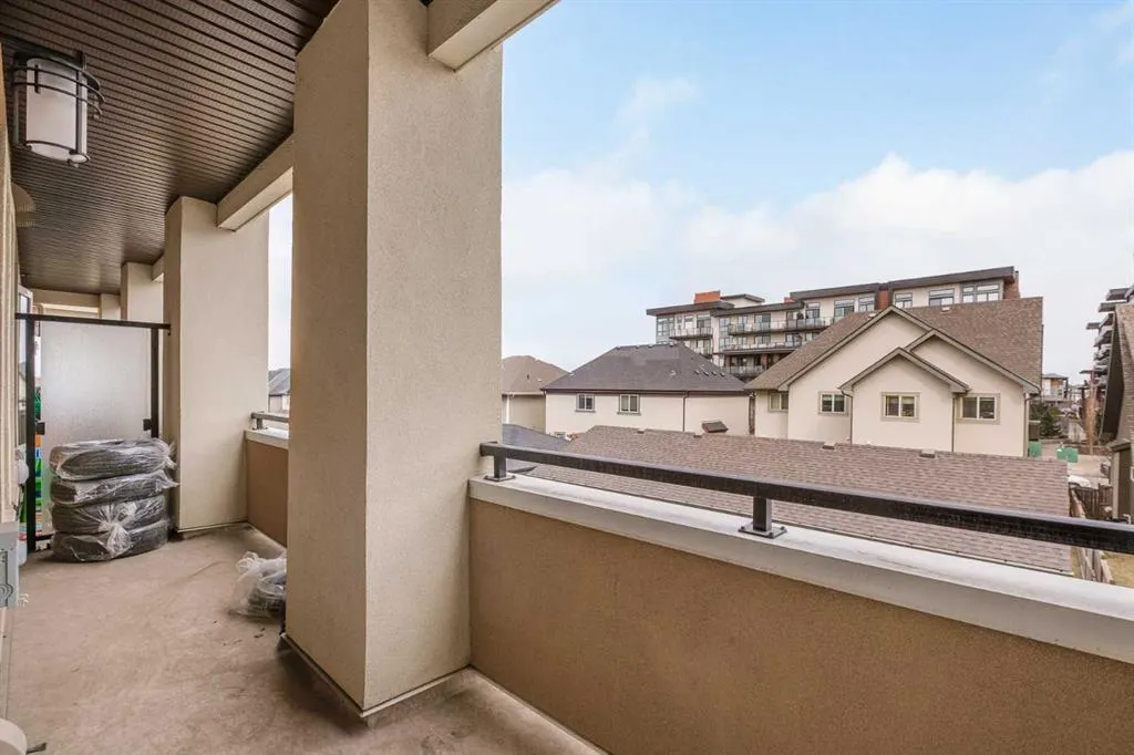 30 Mahogany Mews SE, #211