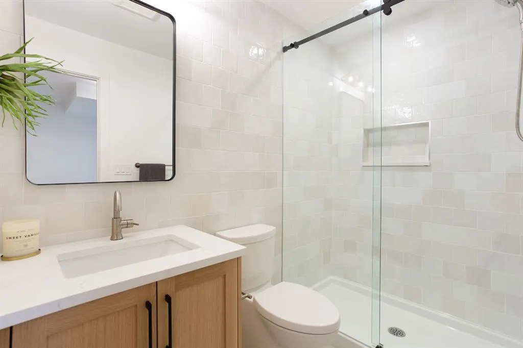 617 4th Street, #1 (NE)