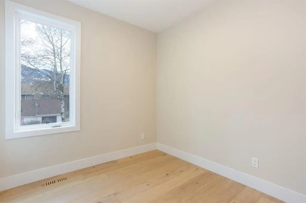 617 4th Street, #1 (NE)