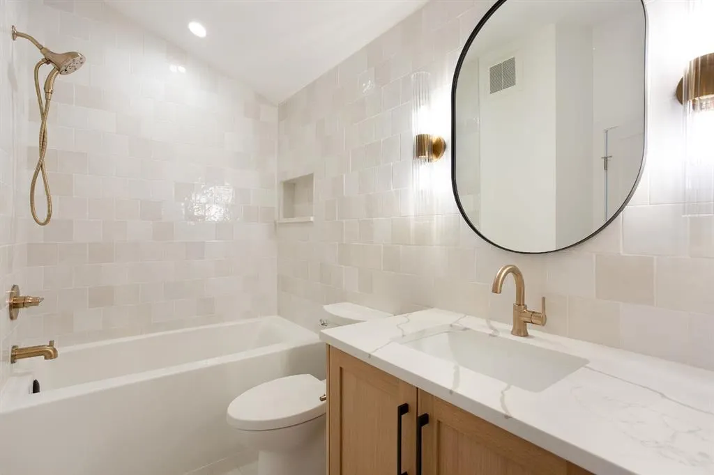 617 4th Street, #2(SE)