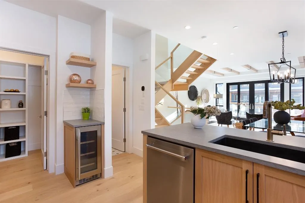 617 4th Street, #2(SE)