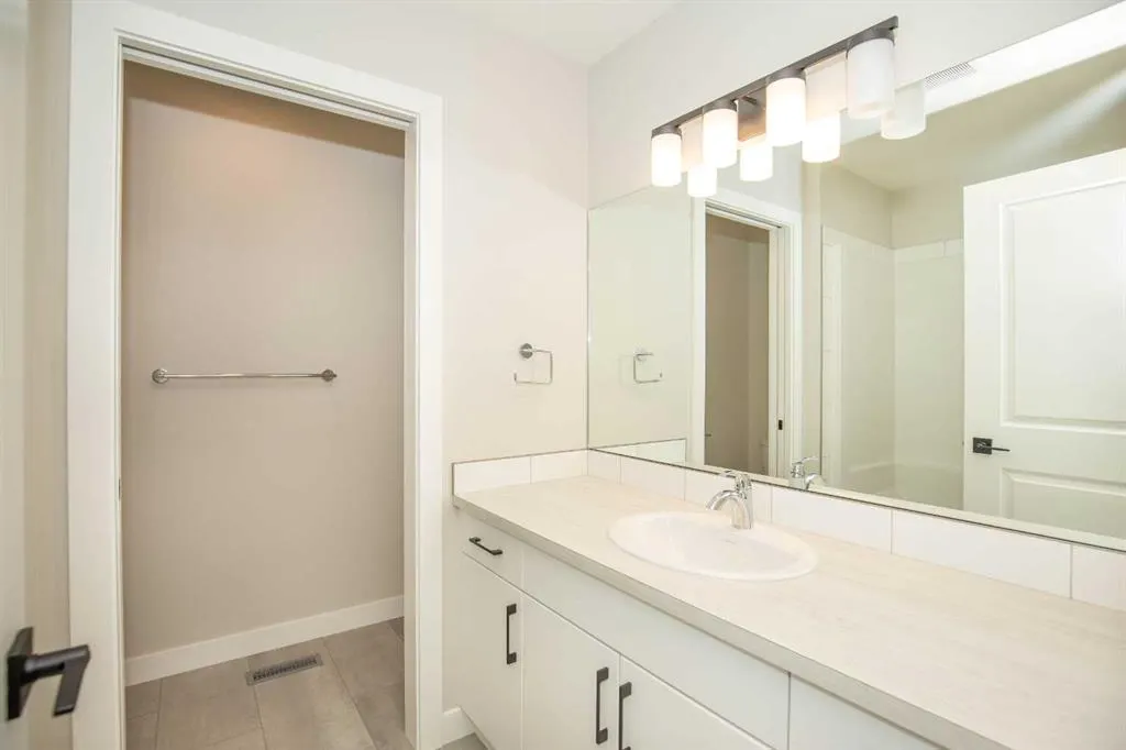 236 Halifax Close