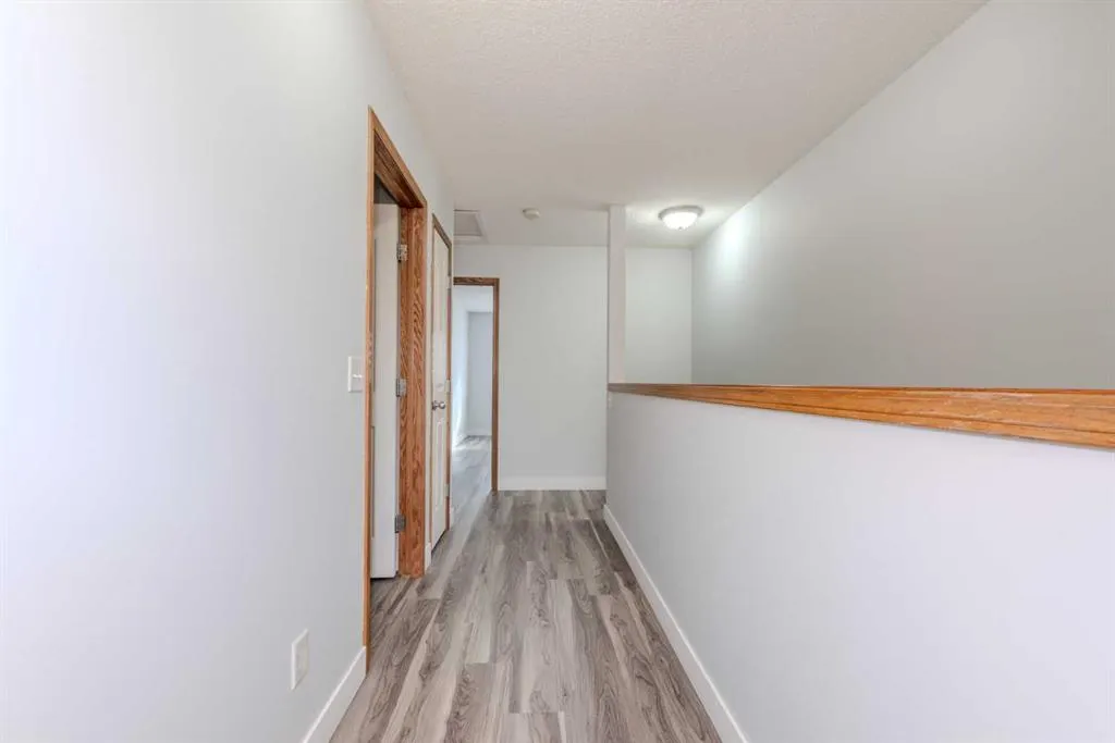 16 Saddletree Court NE