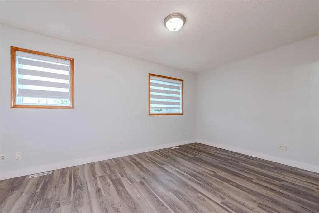 16 Saddletree Court NE