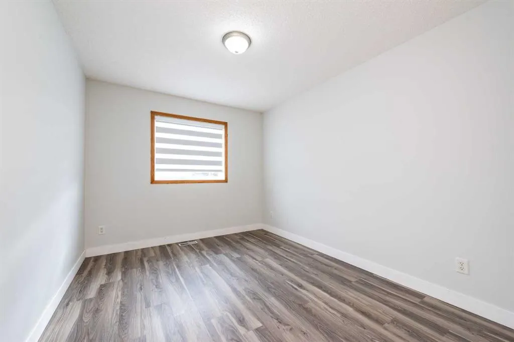 16 Saddletree Court NE
