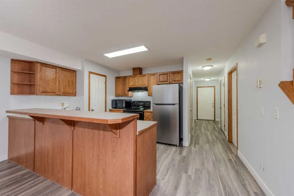 16 Saddletree Court NE