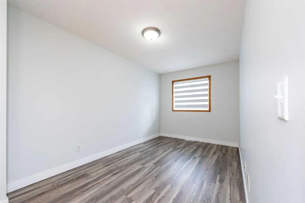 16 Saddletree Court NE