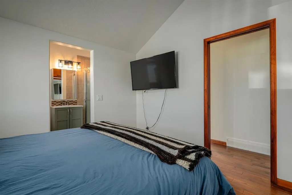 610205 112 Street W
