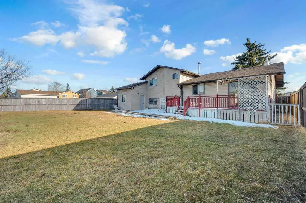 64 Castledale Crescent NE