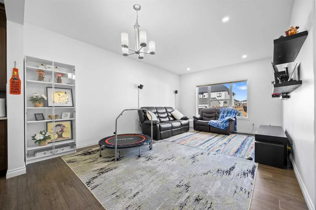 228 Homestead Drive NE