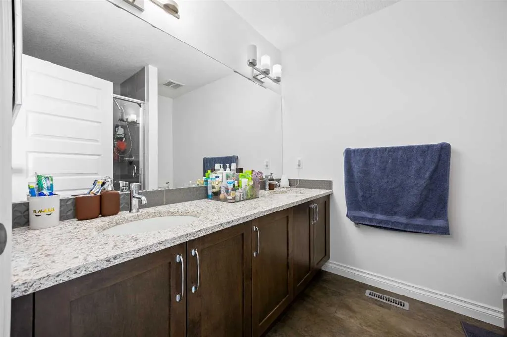 228 Homestead Drive NE