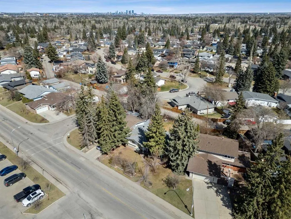 808 Lake Bonavista Drive SE