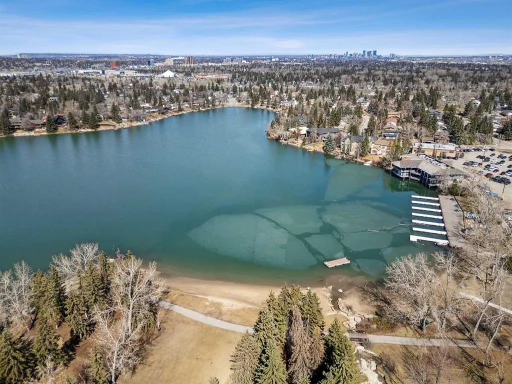 808 Lake Bonavista Drive SE