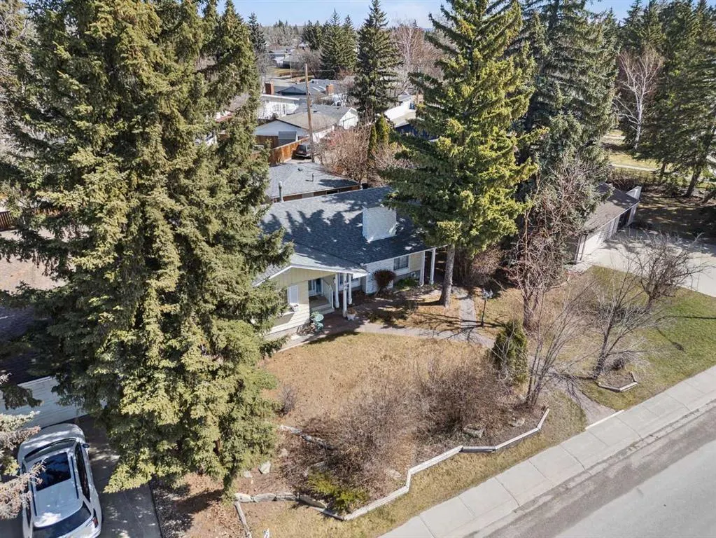 808 Lake Bonavista Drive SE