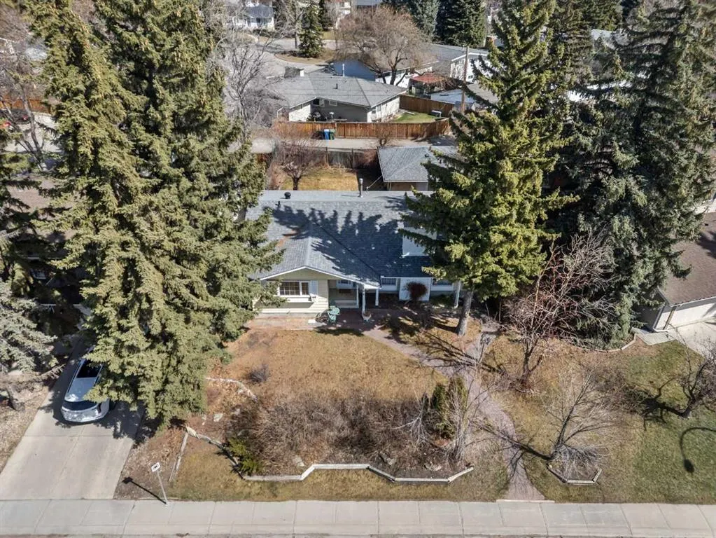 808 Lake Bonavista Drive SE