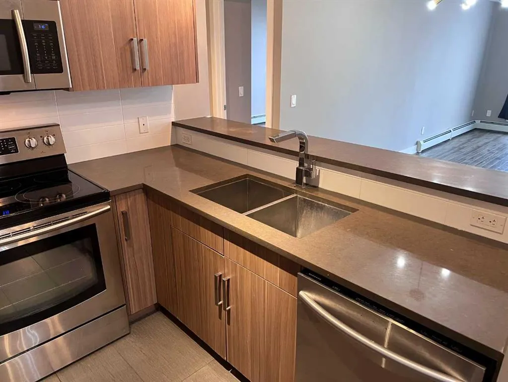 611 Edmonton Trail NE, #303