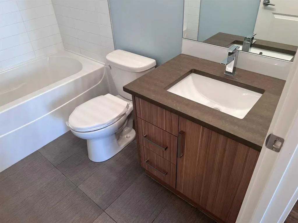 611 Edmonton Trail NE, #303