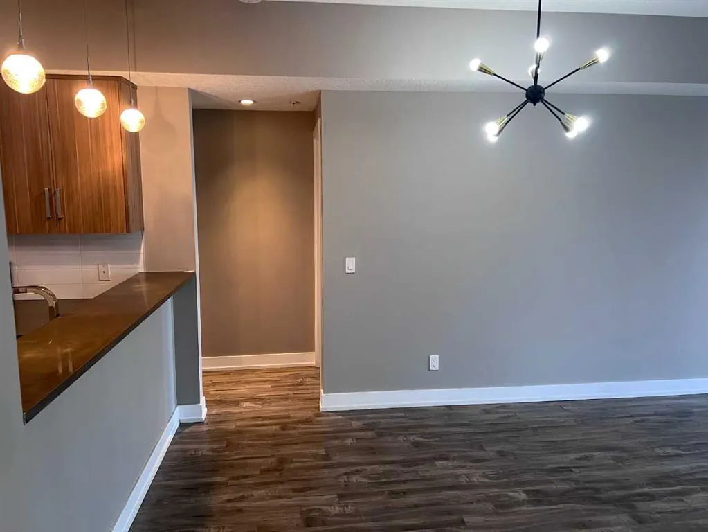611 Edmonton Trail NE, #303