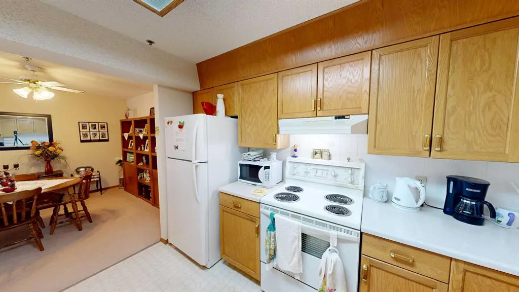 20 3 Street S, #206