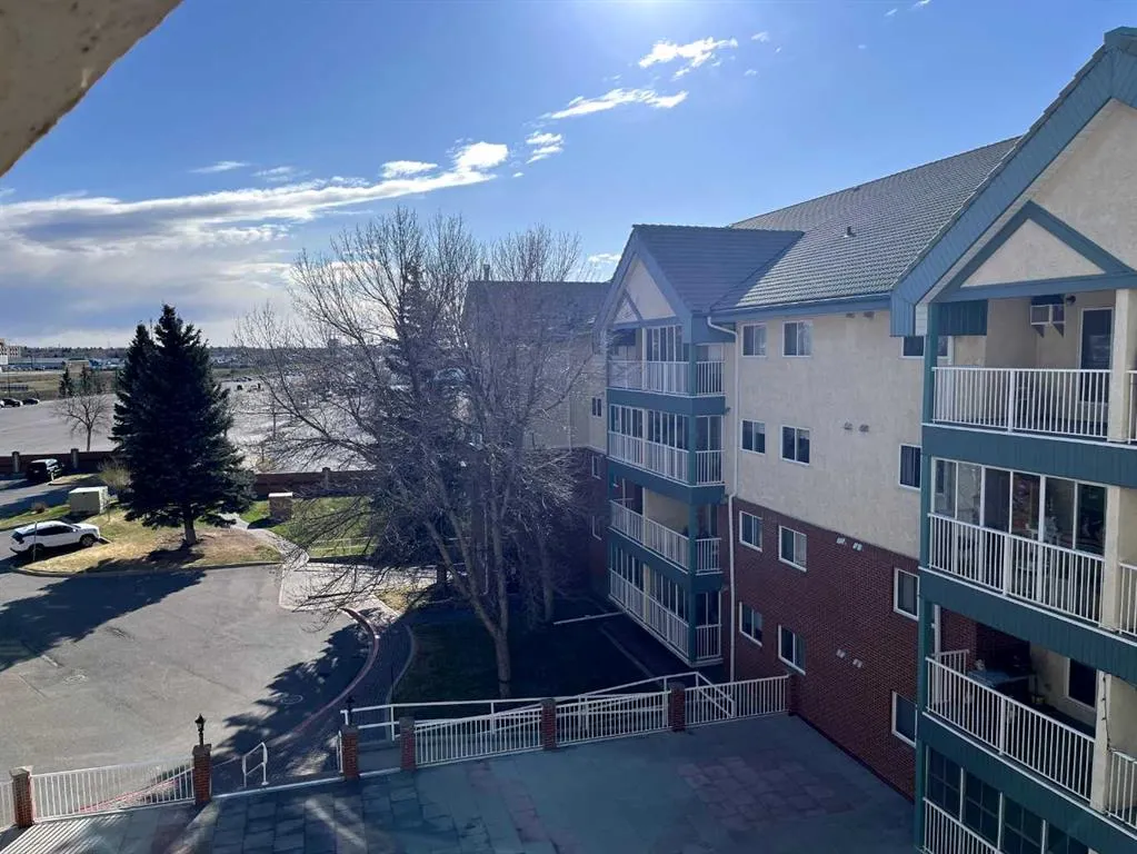 20 3 Street S, #206