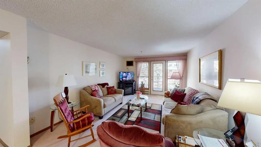 20 3 Street S, #206