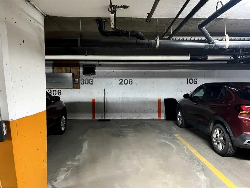 20 3 Street S, #206