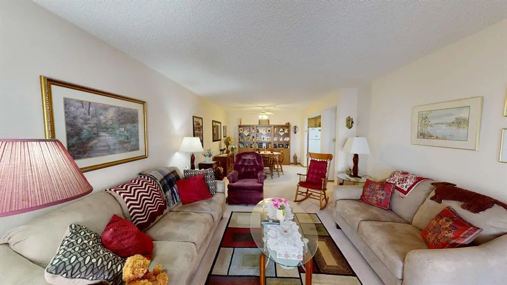 20 3 Street S, #206