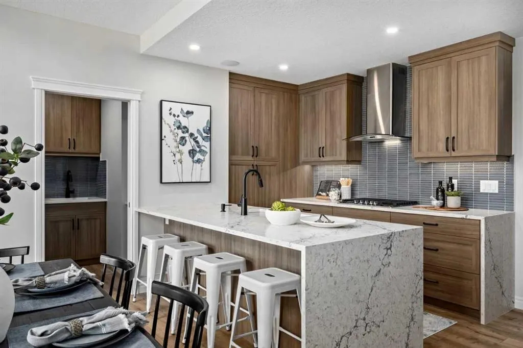 21 Amblefield View NW