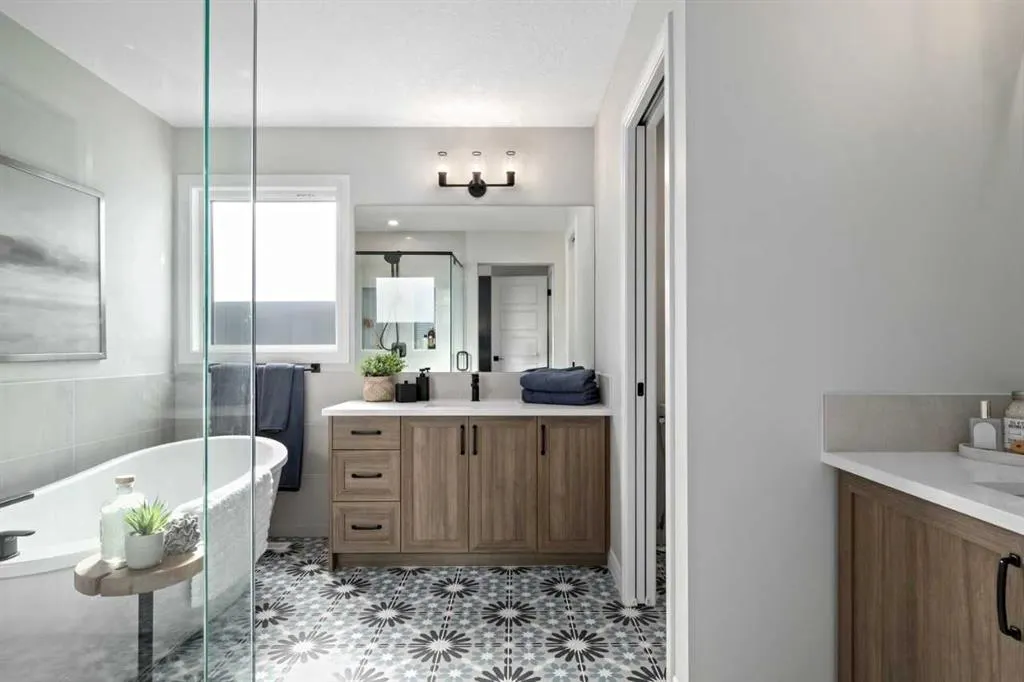 21 Amblefield View NW