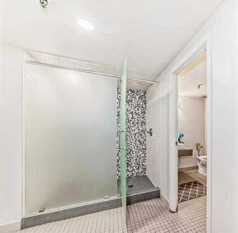 340 14 Avenue SW, #212