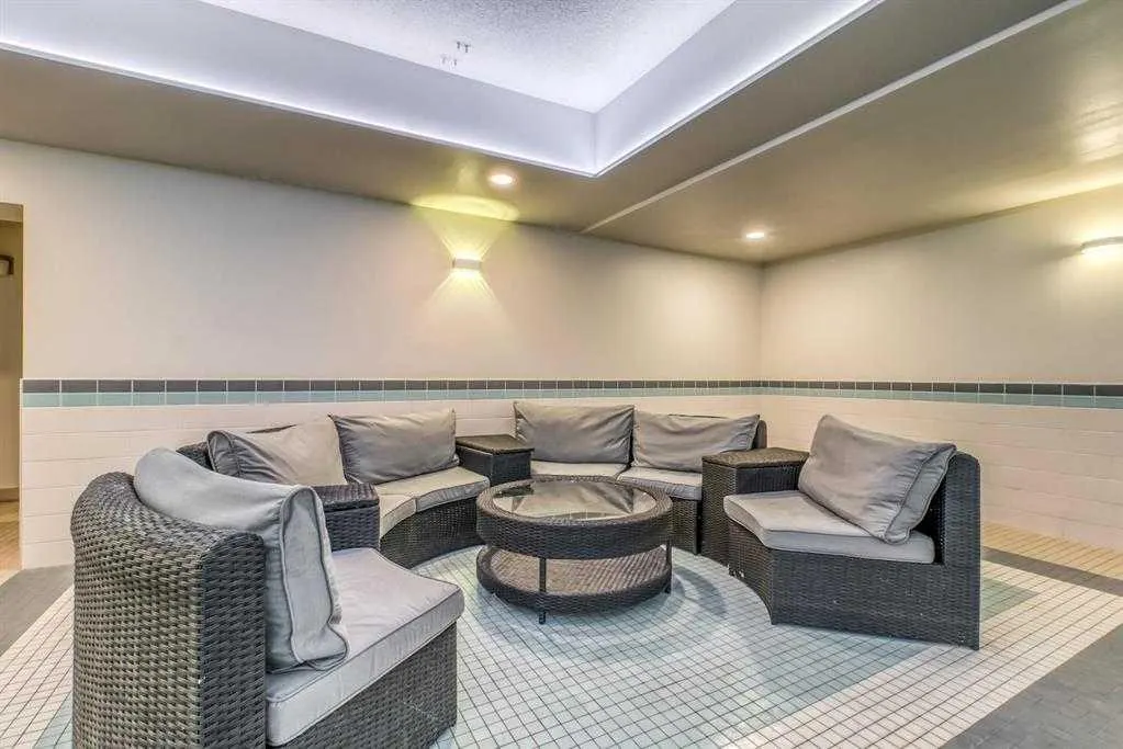 340 14 Avenue SW, #212