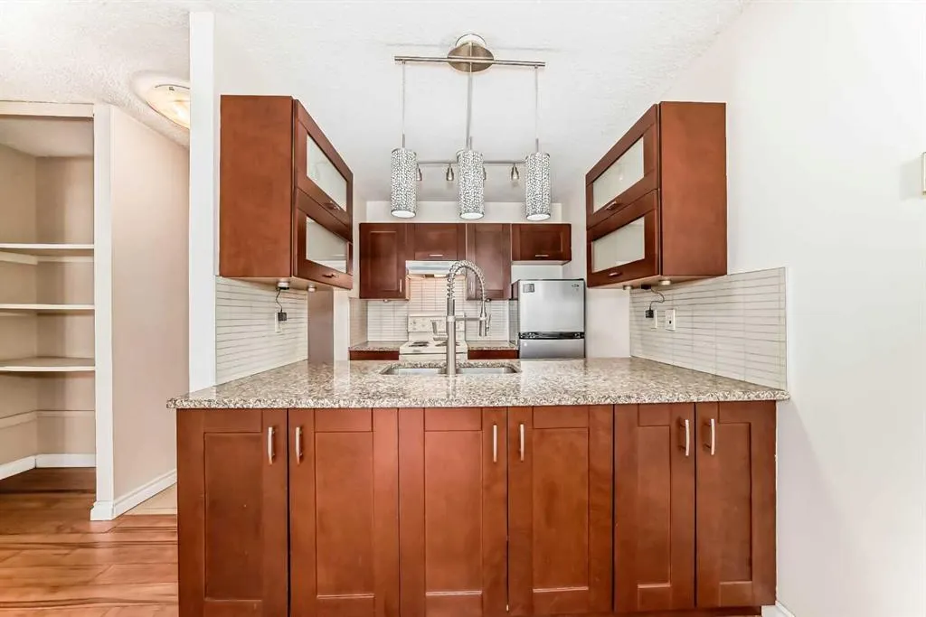 340 14 Avenue SW, #212