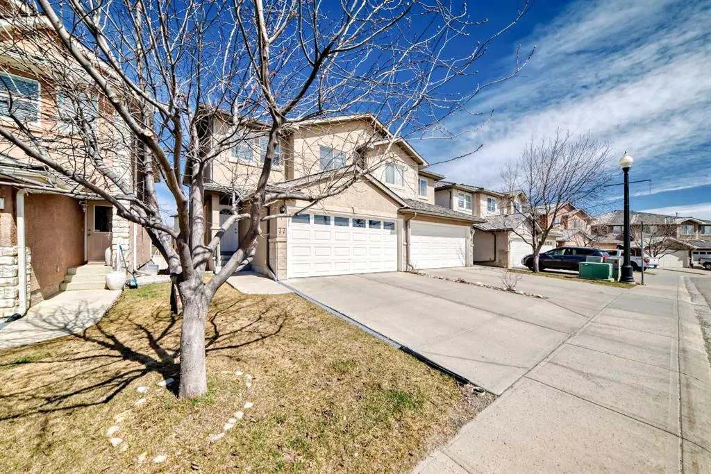 77 Royal Crest View NW