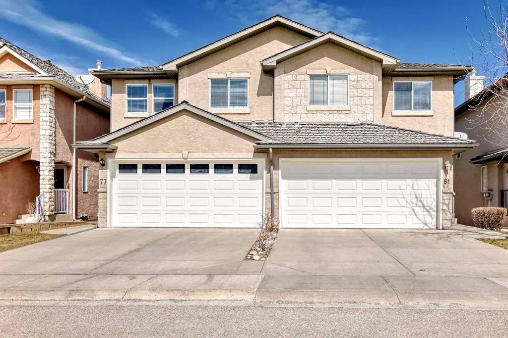 77 Royal Crest View NW