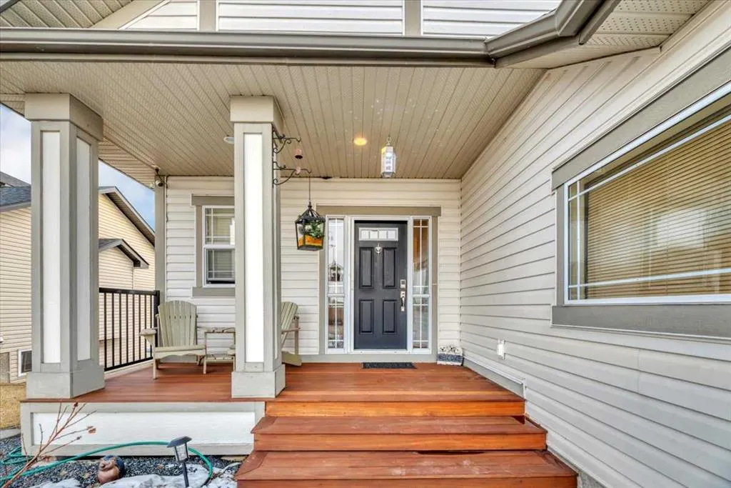 231 Railway Close SE