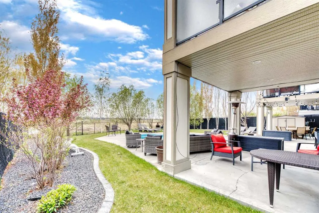 231 Railway Close SE