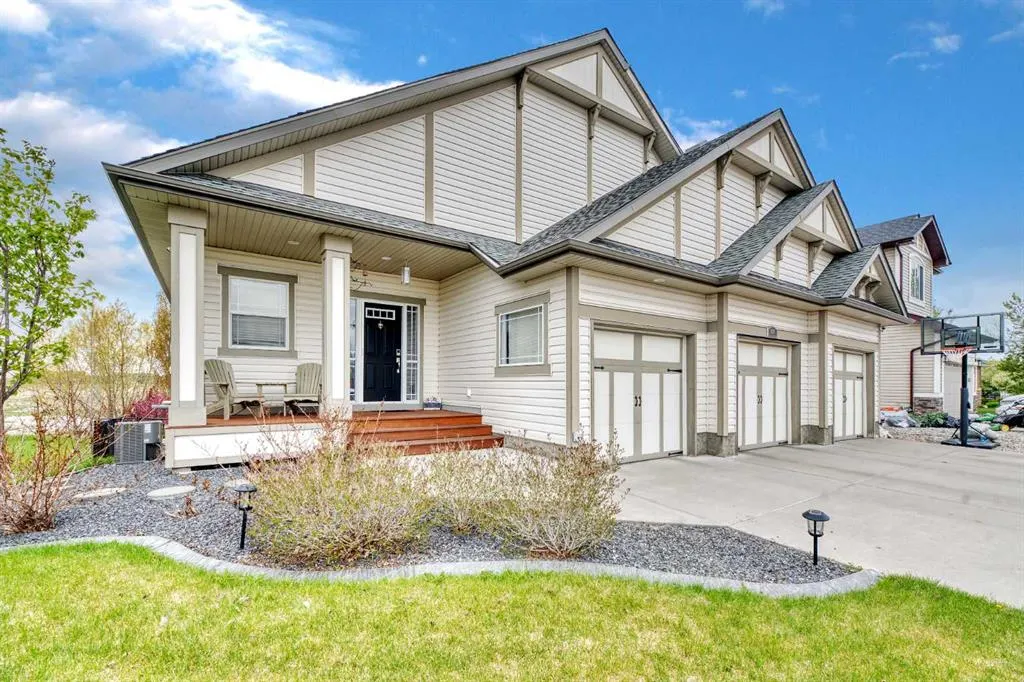 231 Railway Close SE